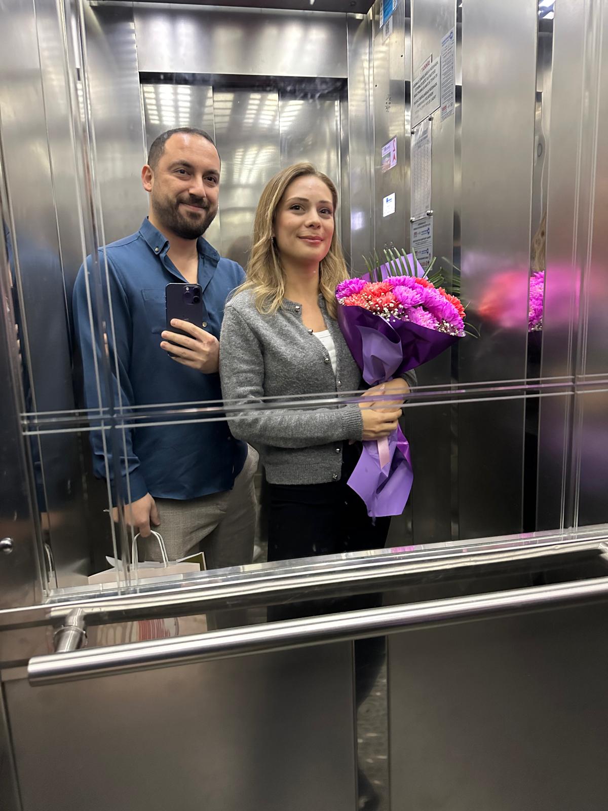İlayda ve Aykut çiçeklerle